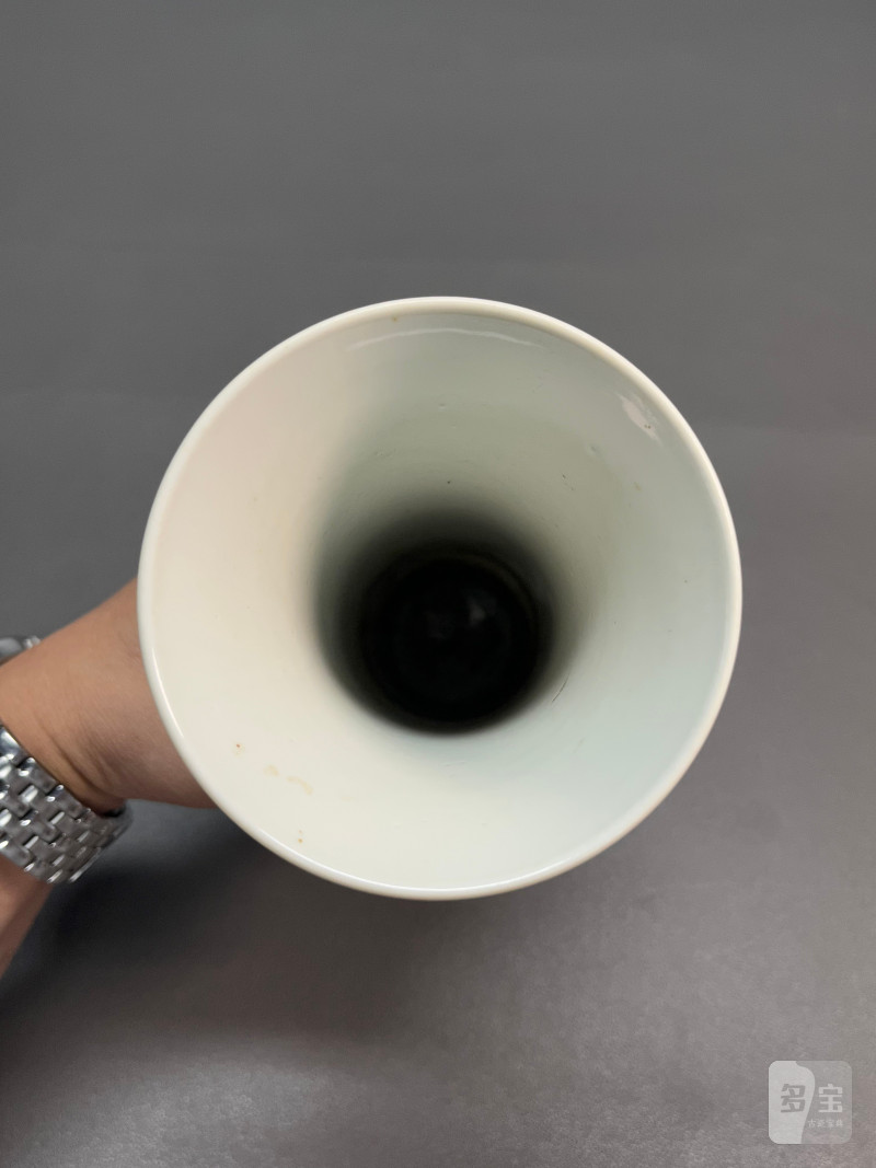 明末清初  白釉暗刻龙纹花觚 - 图15